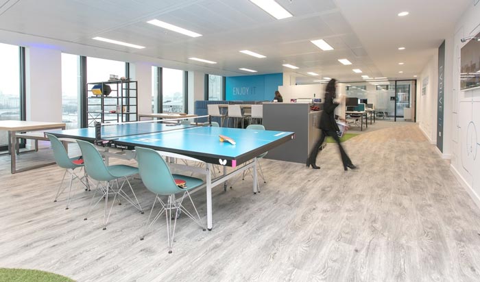 IT公司辦公室娛樂區(qū)域裝修設計案例效果圖