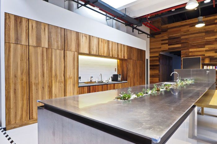 實業投資公司辦公室茶水間裝修設計效果圖