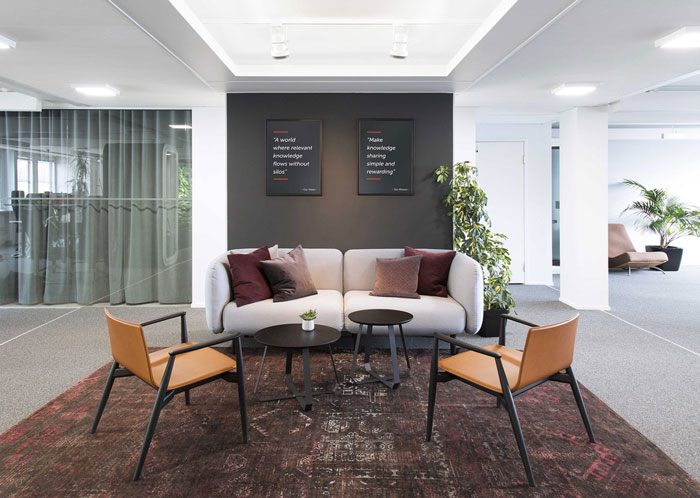 軟件公司辦公室前廳接待區(qū)裝修設(shè)計(jì)效果圖