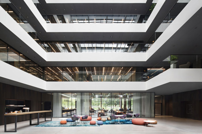 集團辦公樓大廳裝修設(shè)計效果圖