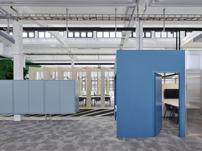 廠區(qū)辦公室過道裝修設(shè)計效果圖