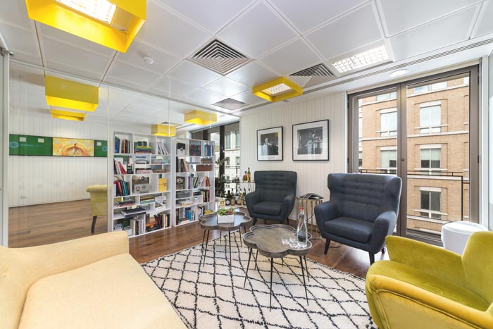 金融辦公室交流區(qū)裝修設計案例效果圖