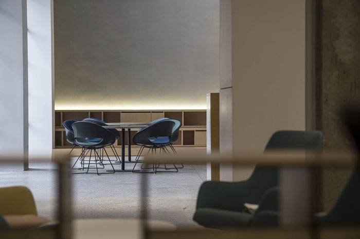 廠房辦公空間過道裝修設計效果圖