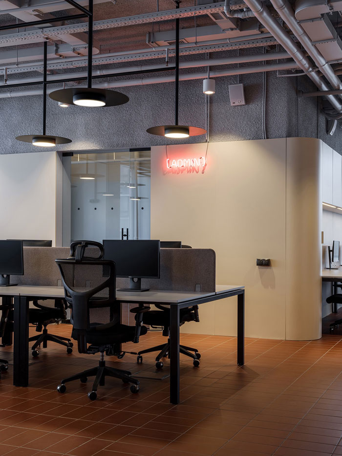 極簡辦公室辦公區(qū)裝修設(shè)計效果圖