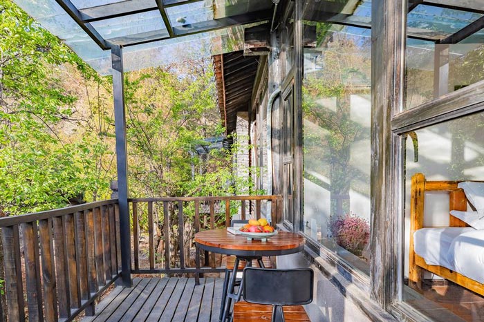 古鎮(zhèn)民宿露臺裝修設(shè)計效果圖